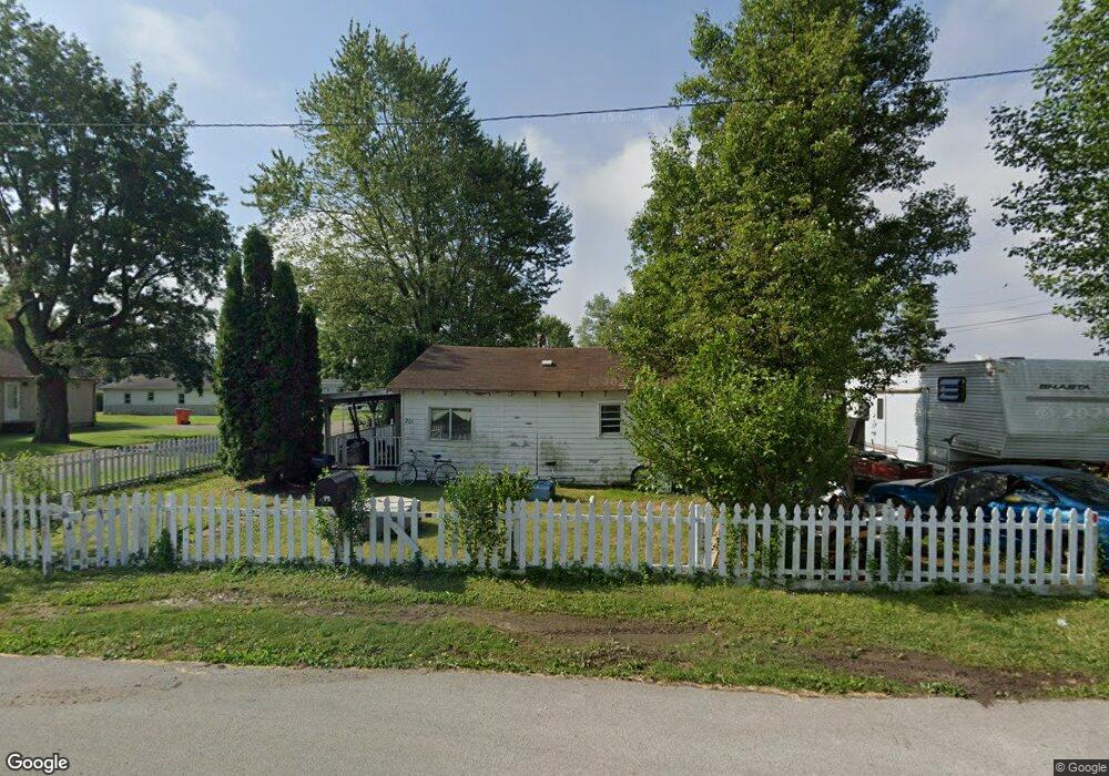 201 W Walnut St, Windfall, IN 46076 - photo 1