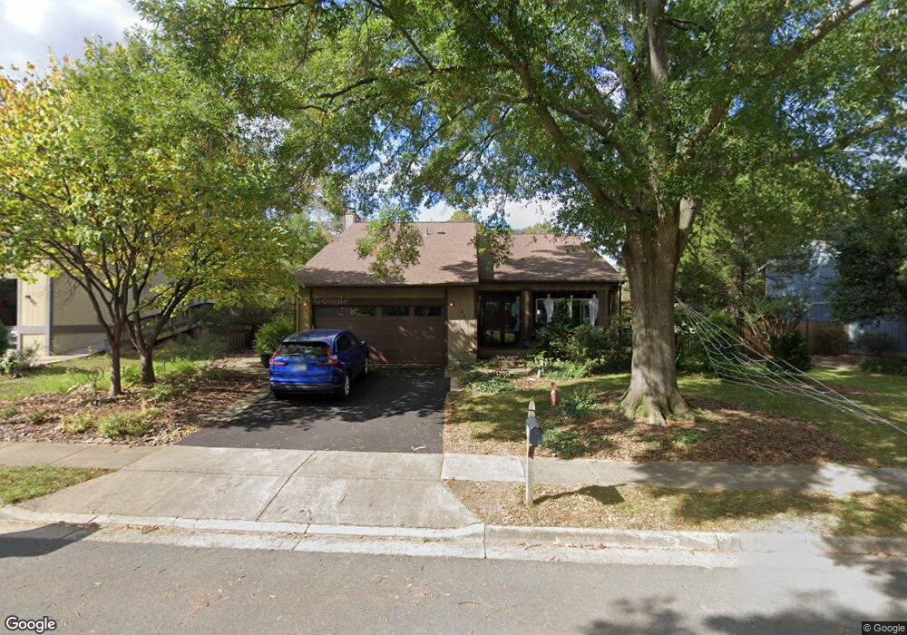 410 Queens Row St, Herndon, VA 20170 - photo 1