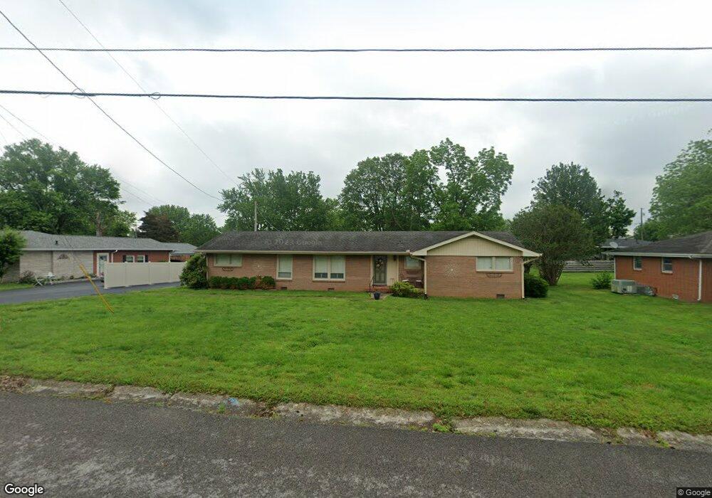 401 Dow Dr, Shelbyville, TN 37160 - photo 1