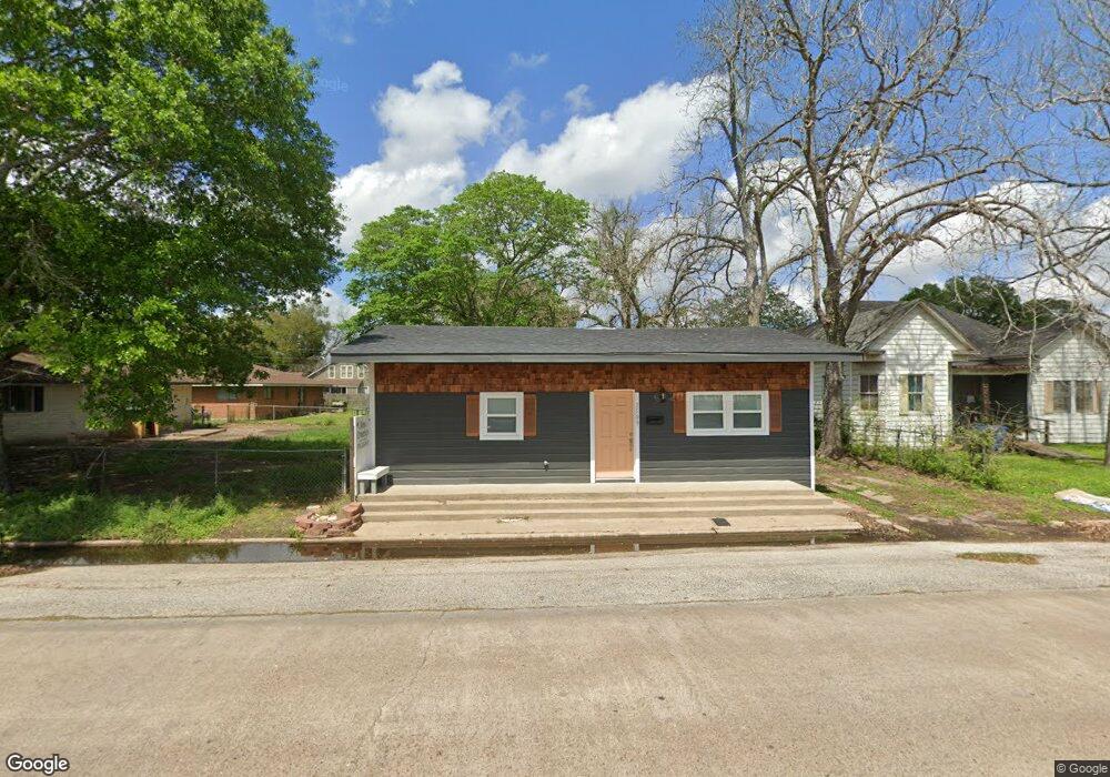 2509 4th St, Bay City, TX 77414 - photo 1