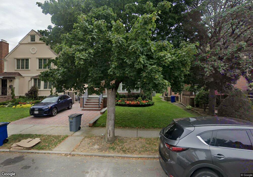 8055 192nd St, Hollis, NY 11423 - photo 1