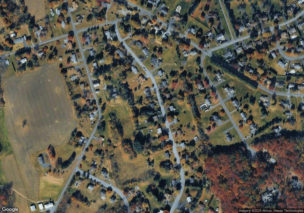 543 Round Table Dr, Nazareth, PA 18064 - photo 1