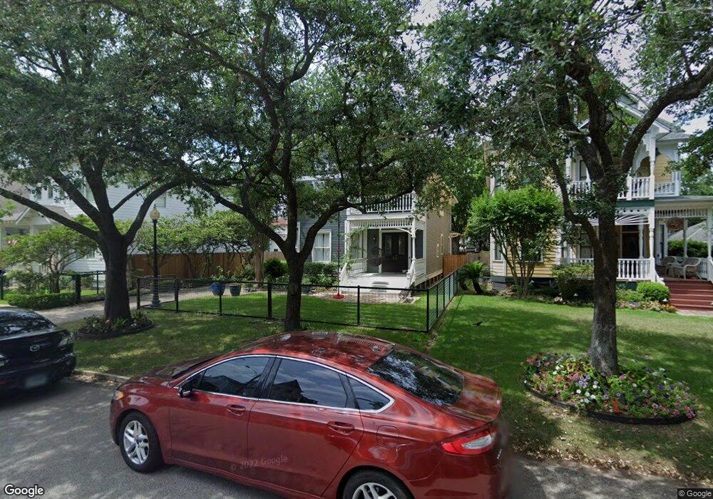 615 E 7th 1/2 St, Houston, TX 77007 - photo 1