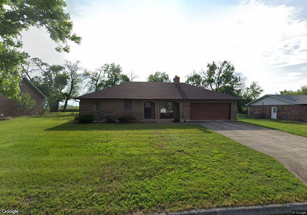 1913 S Hedgewood Dr, Bolivar, MO 65613 - photo 1