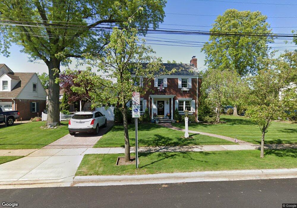 1 Atlas Ave, Malverne, NY 11565 - photo 1