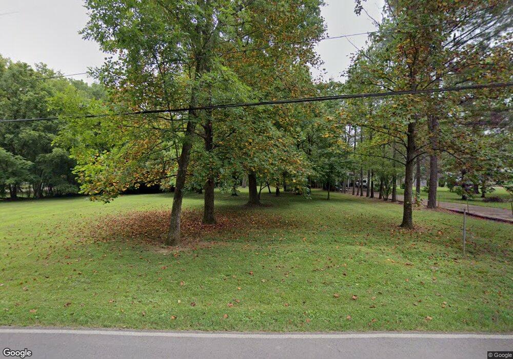 1521 Matlock Dr, Chapmansboro, TN 37035 - photo 1