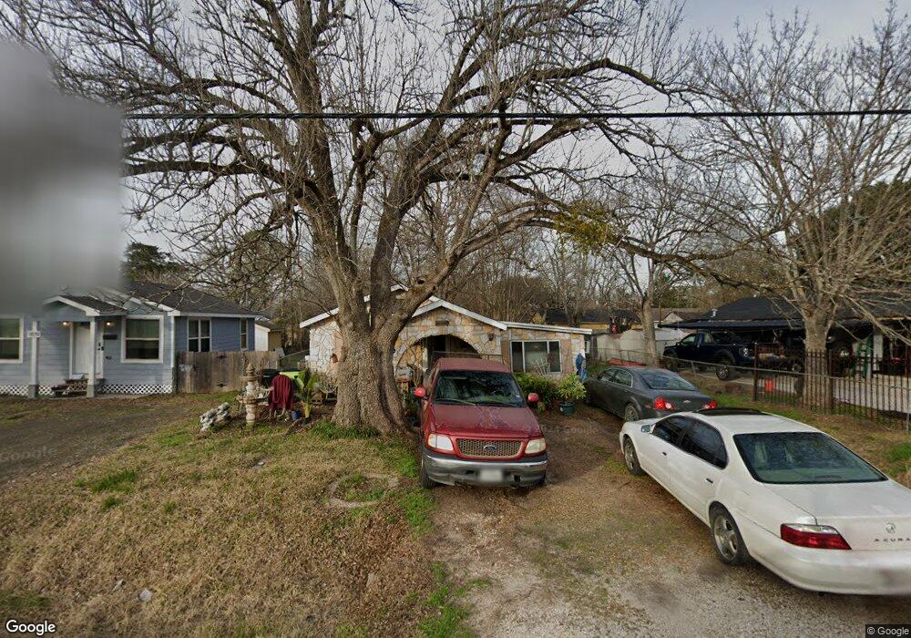1111 Walnut Ave, Rosenberg, TX 77471 - photo 1