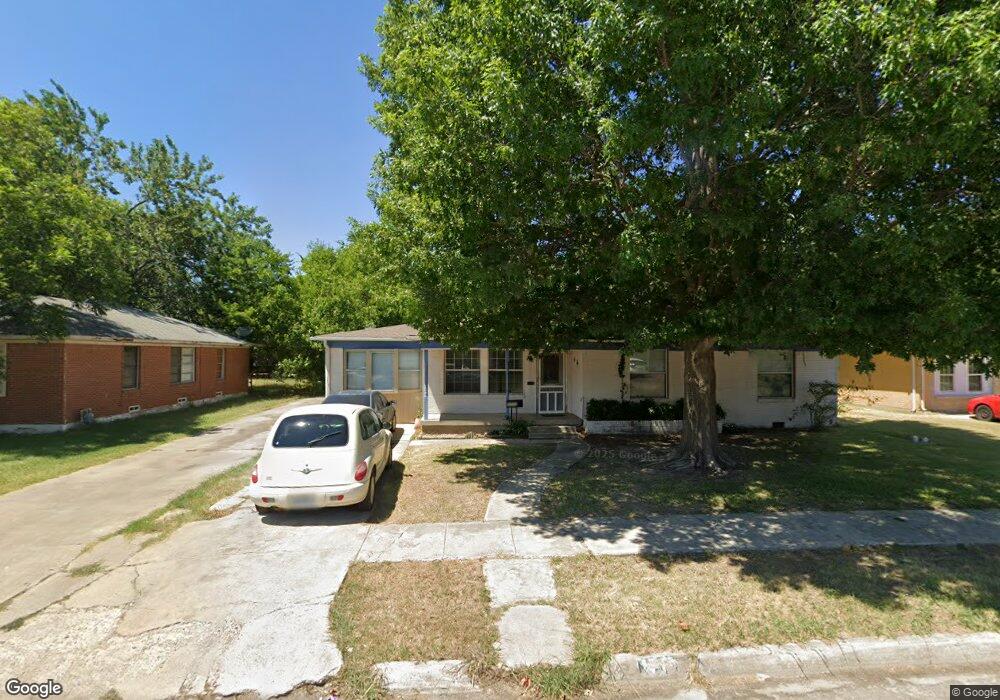 1711 Heather Rd, Gainesville, TX 76240 - photo 1