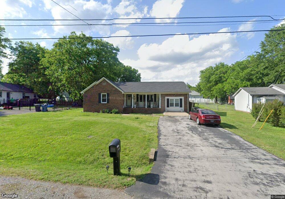 2014 Cobb Dr, Columbia, TN 38401 - photo 1