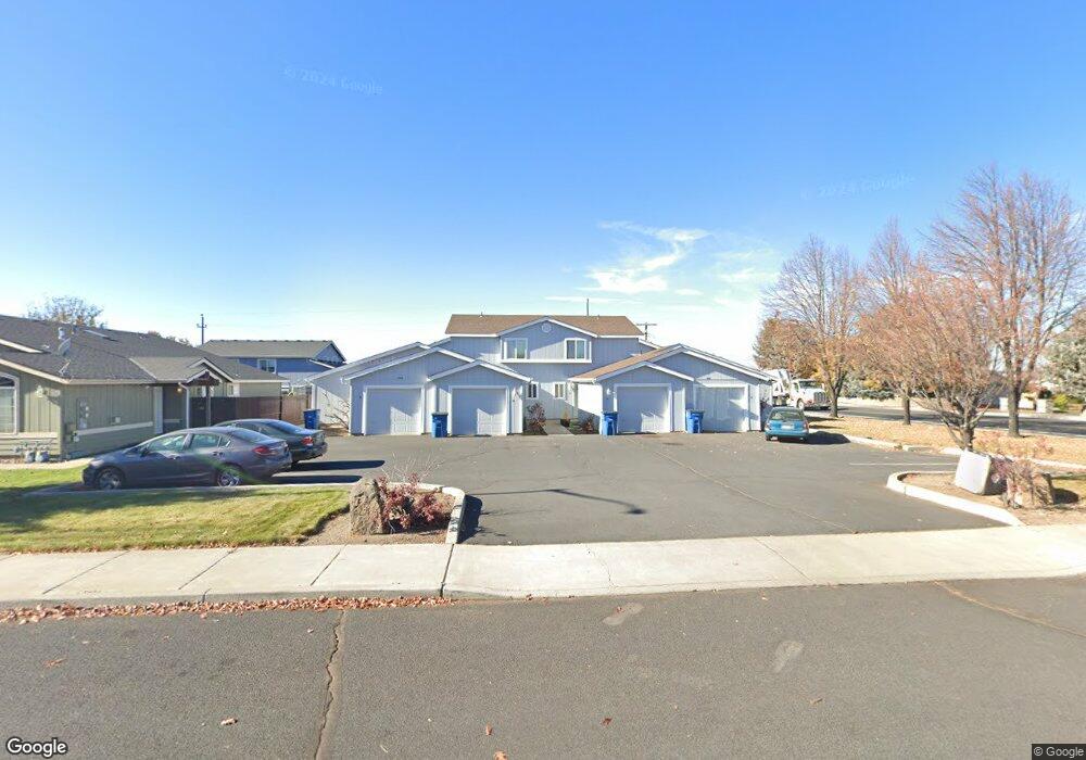 585 NE Negus Loop, Redmond, OR 97756 - photo 1