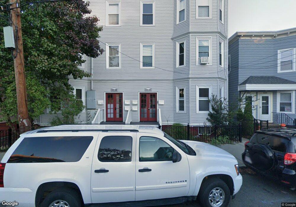 444 Windsor St unit 3, Cambridge, MA 02141 - photo 1