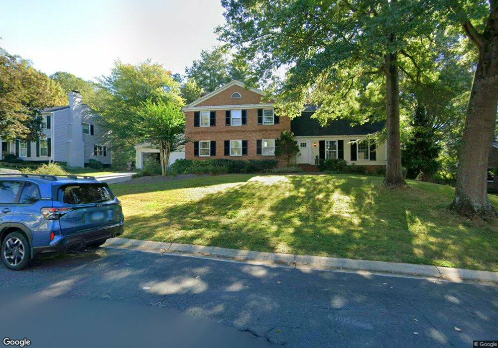 8017 Horseshoe Ln, Potomac, MD 20854 - photo 1