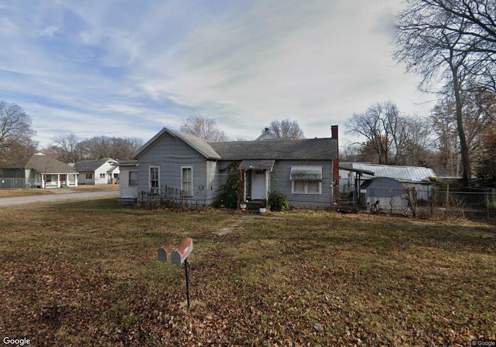 700 S 14th St, Parsons, KS 67357 - photo 1