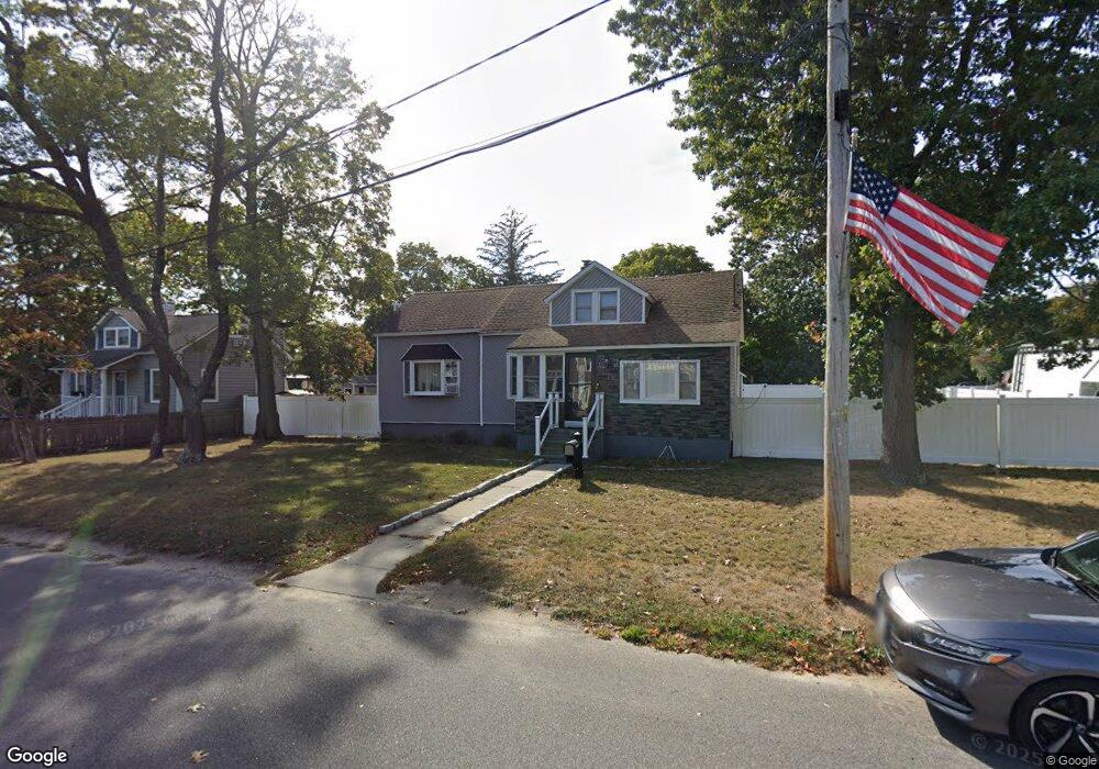168 Wilson Blvd, Islip, NY 11751 - photo 1
