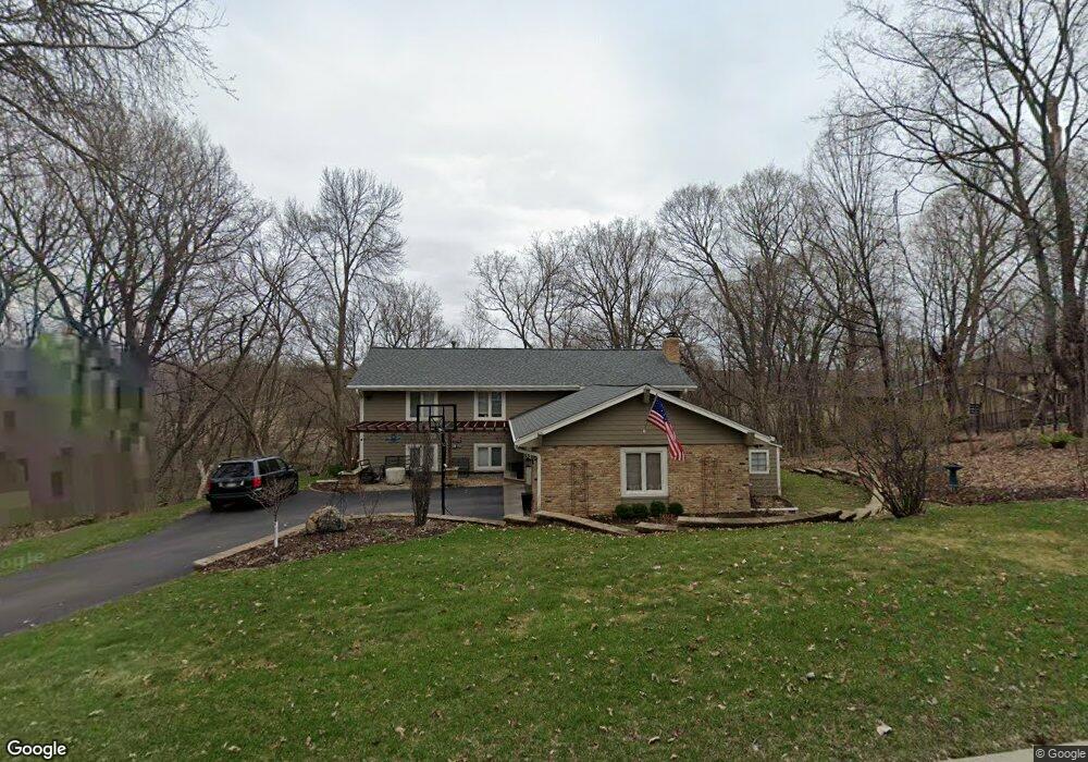 18100 Priory Ln, Minnetonka, MN 55345 - photo 1