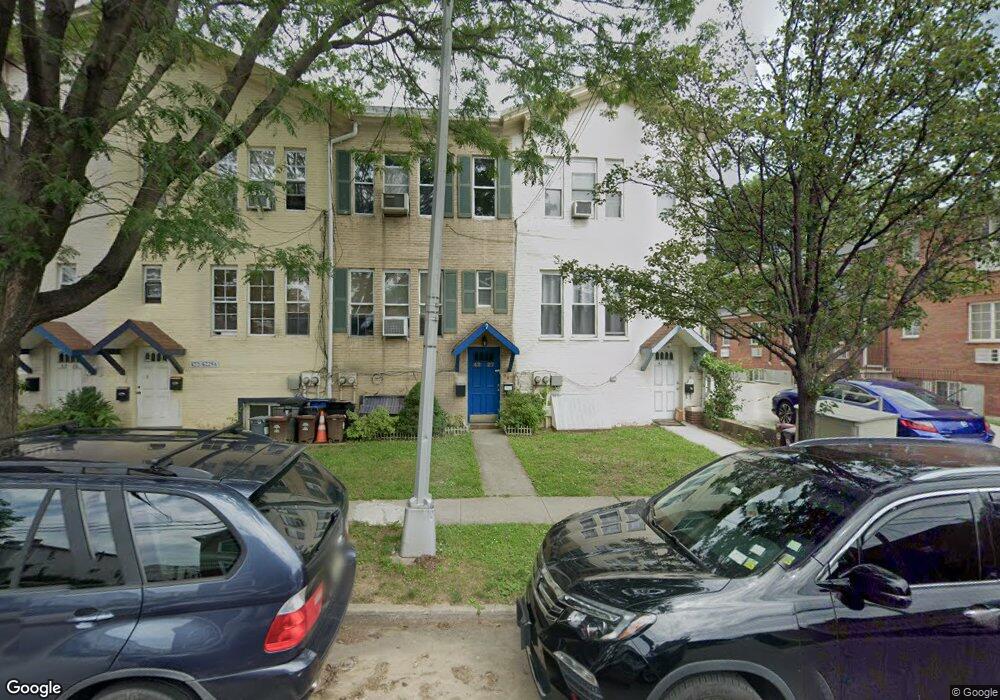 42-27 214th Place unit 1, Flushing, NY 11361 - photo 1