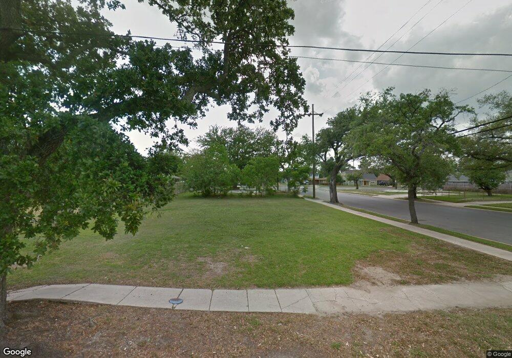 4886 Montegut Dr, New Orleans, LA 70126 - photo 1