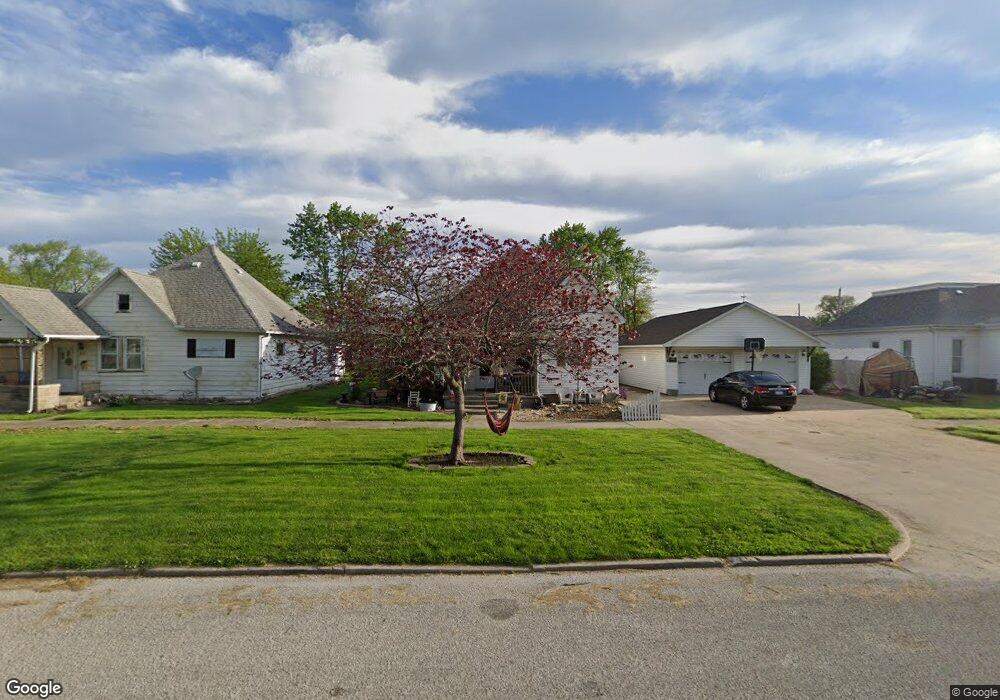 808 Prairie Ave, Mattoon, IL 61938 - photo 1