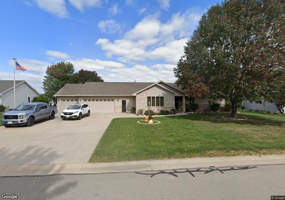 W5932 Sweet Clover Dr, Appleton, WI 54915 - photo 1