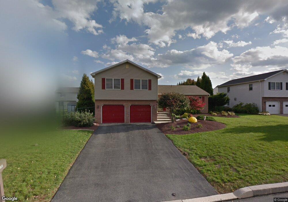 812 Allen Ave, Reading, PA 19605 - photo 1