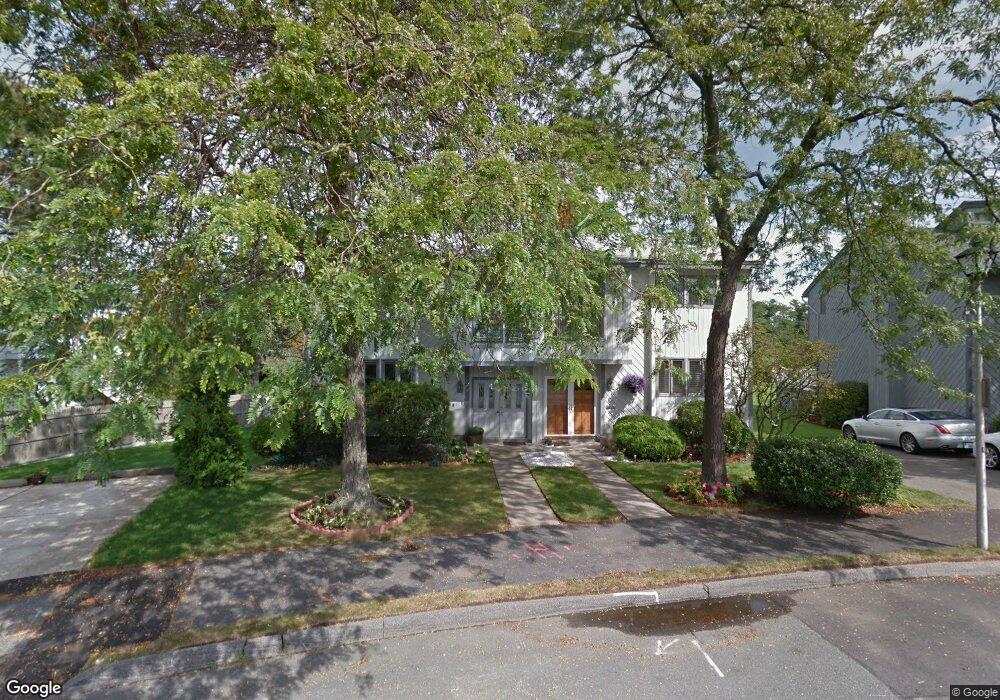 4 Sutton Place unit 4, Swampscott, MA 01907 - photo 1