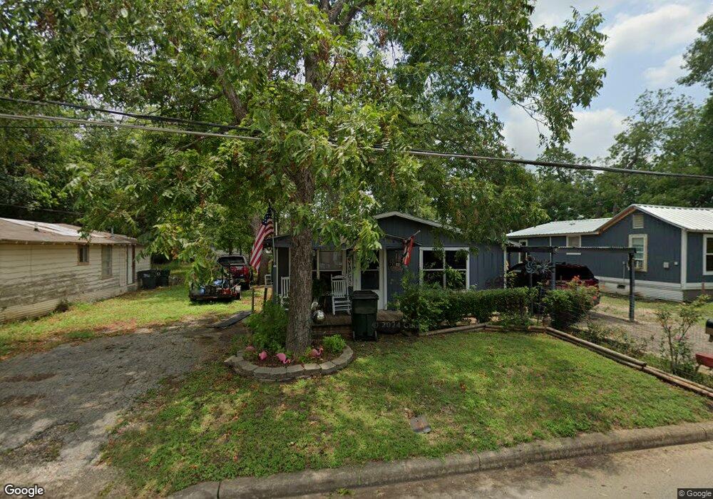 817 Gravel St, San Marcos, TX 78666 - photo 1