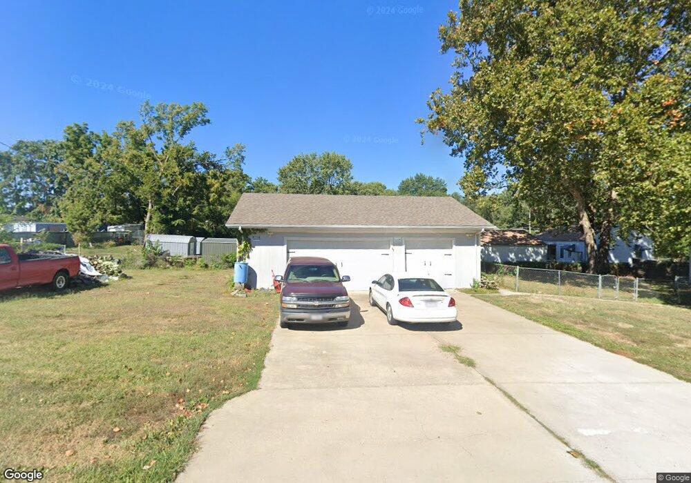 1100 NW B St, Blue Springs, MO 64015 - photo 1