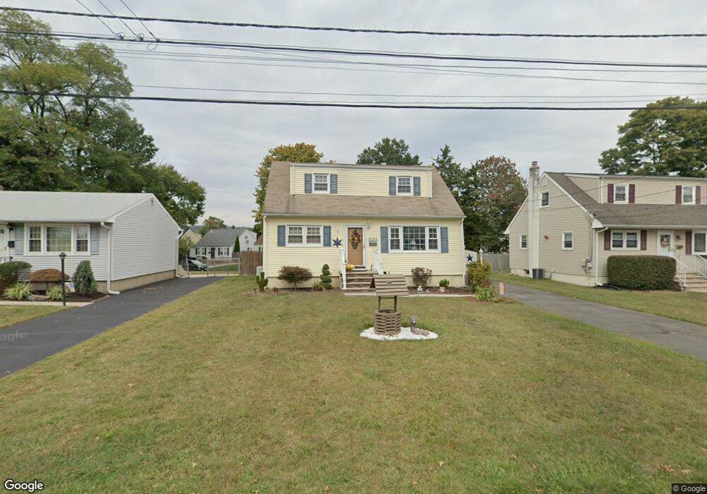 563 W Pershing Ave, Middlesex, NJ 08846 - photo 1