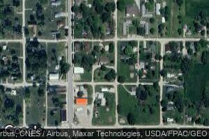 205 N Valley St, Delta, IA 52550