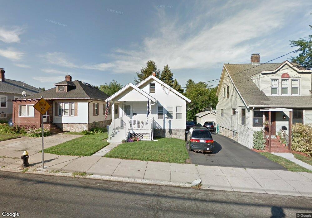 720 Lagrange St, West Roxbury, MA 02132 - photo 1