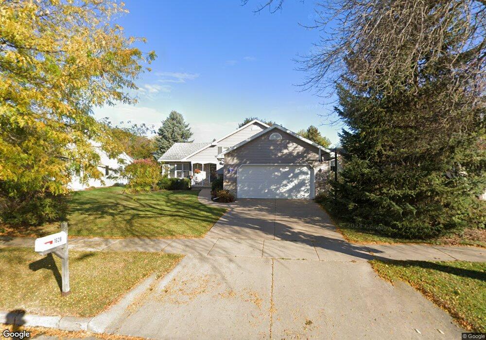 1628 W Homestead Dr, Appleton, WI 54914 - photo 1