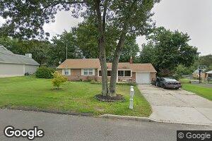 10 Hemlock Rd, Howell, NJ 07731