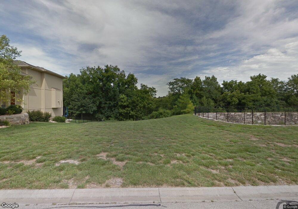 7011 Meadowlark Ln, Shawnee, KS 66226 - photo 1