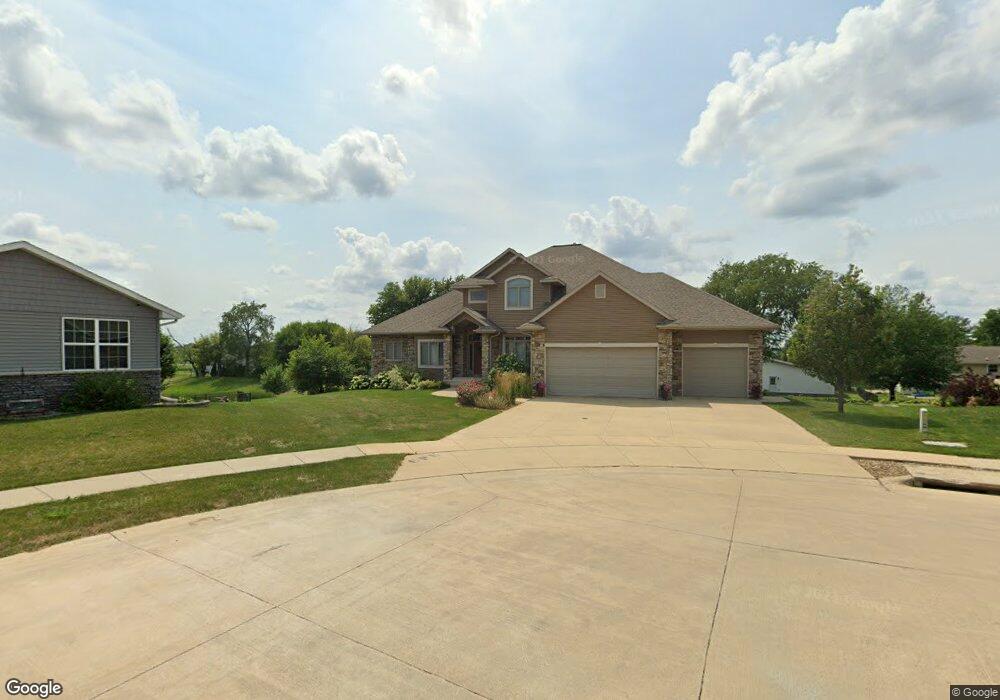 724 Adams Ct, Center Point, IA 52213 - photo 1
