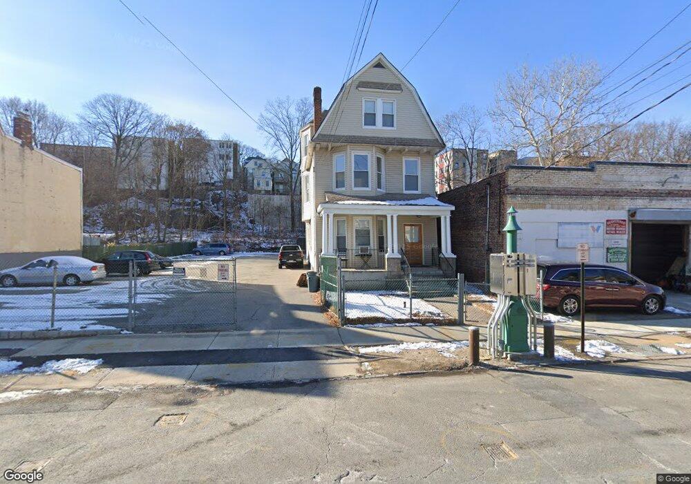 535 van Cortlandt Park Ave unit 1, Yonkers, NY 10705 - photo 1