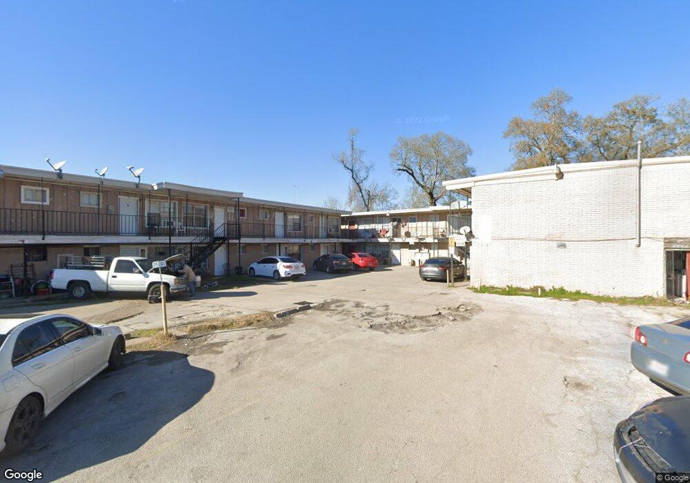 6705 Fairway Dr unit 28, Houston, TX 77087 - photo 1