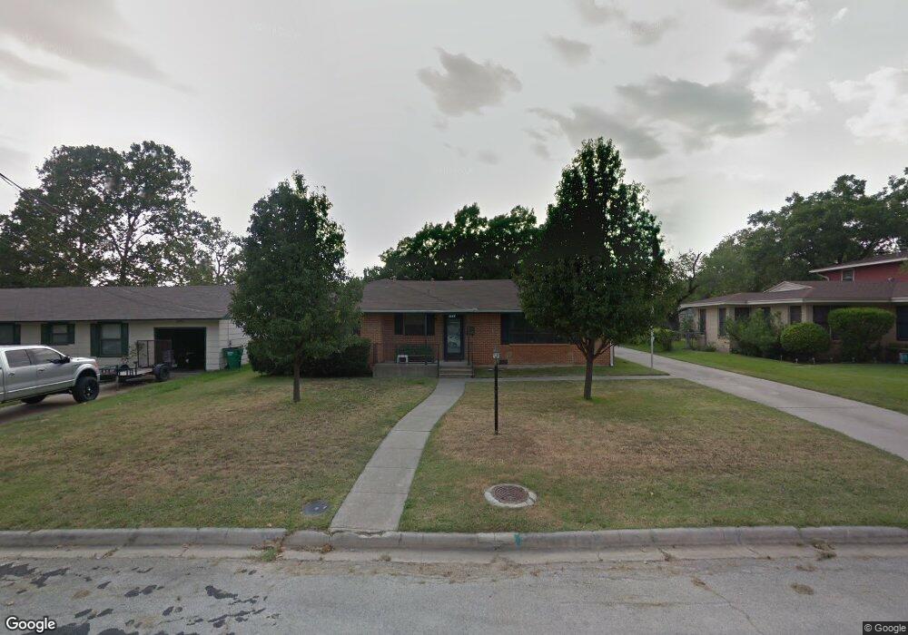 1117 Whaley Dr, Gainesville, TX 76240 - photo 1