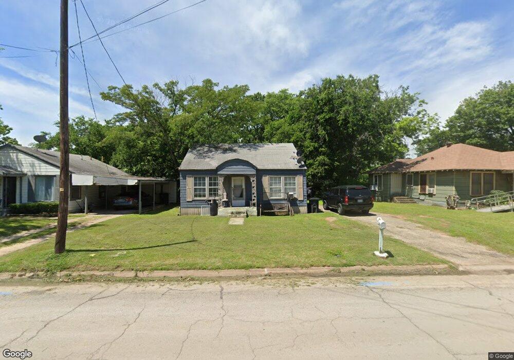 305 N Washington St, Cleburne, TX 76031 - photo 1