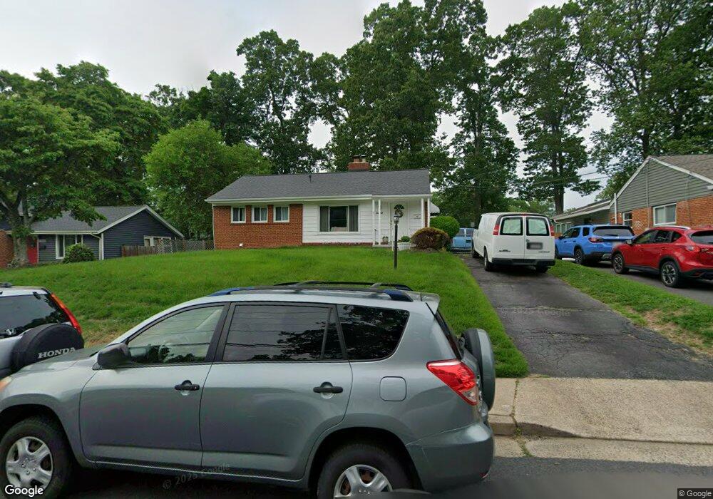 10814 Maple St, Fairfax, VA 22030 - photo 1