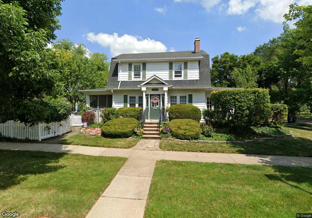 340 N Maple Ave, Elmhurst, IL 60126 - photo 1