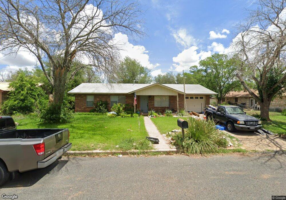 104 W Nimitz St, Fredericksburg, TX 78624 - photo 1