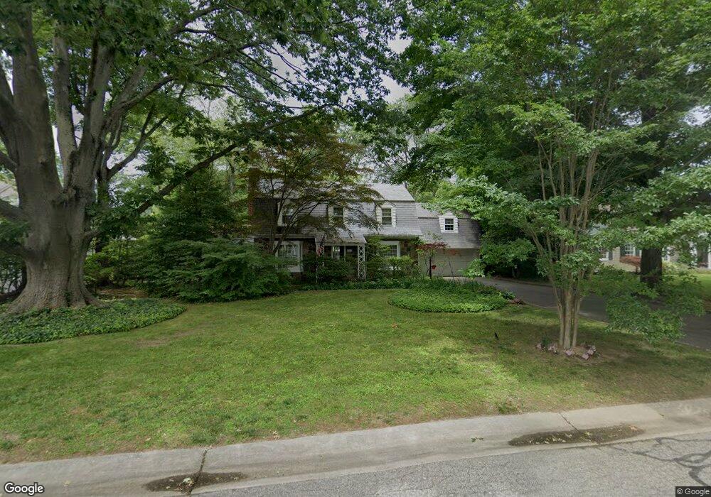 95 Northwoods Rd, Manhasset, NY 11030 - photo 1