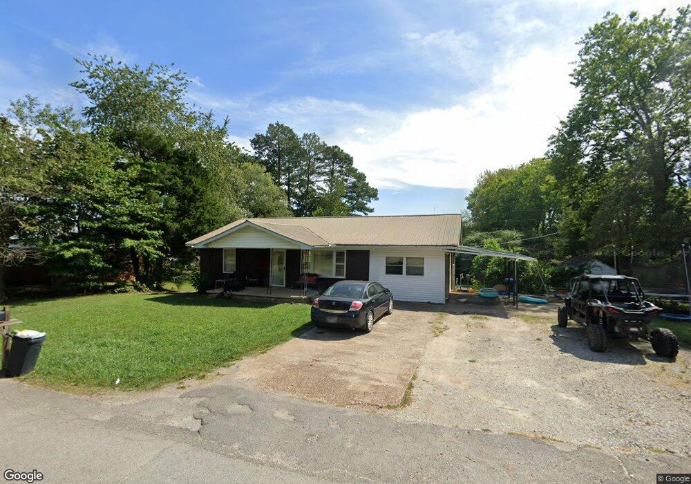 134 W Brooklyn St, Linden, TN 37096 - photo 1