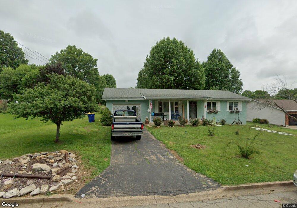 209 Laura St, Farmington, MO 63640 - photo 1