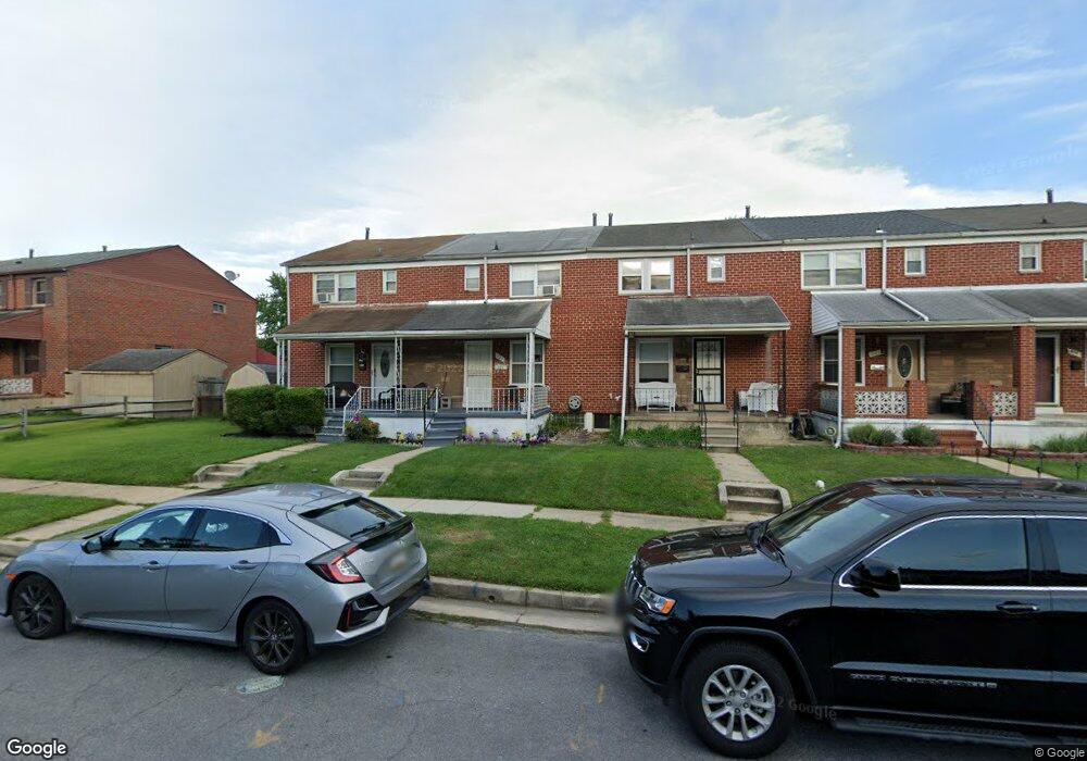 921 Foxcroft Ln, Essex, MD 21221 - photo 1