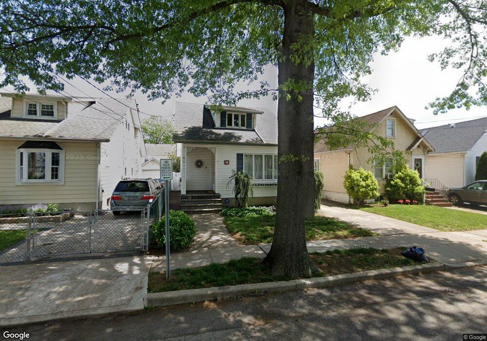 61 Hoffman St, Franklin Square, NY 11010 - photo 1