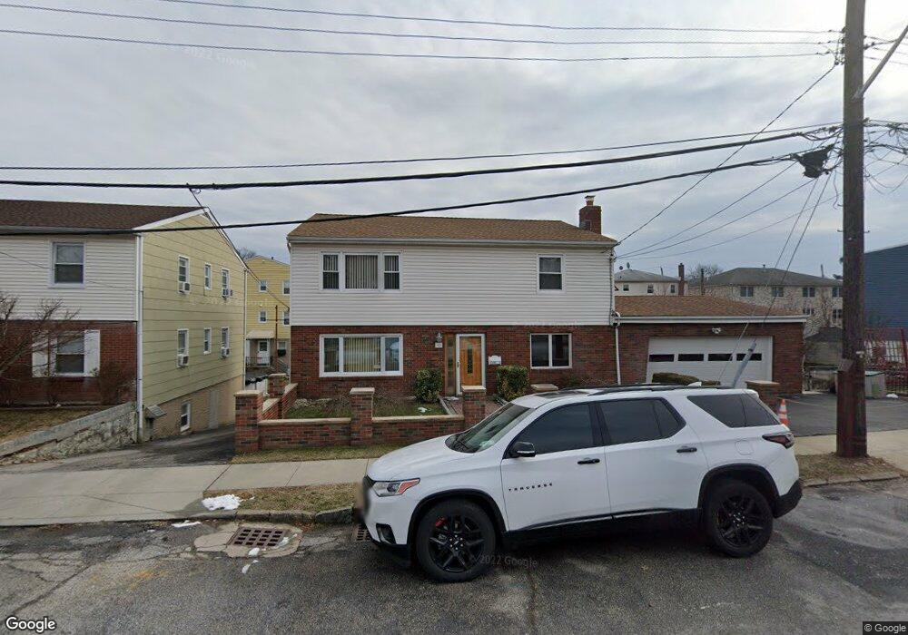 90 Farquhar Ave, Yonkers, NY 10701 - photo 1