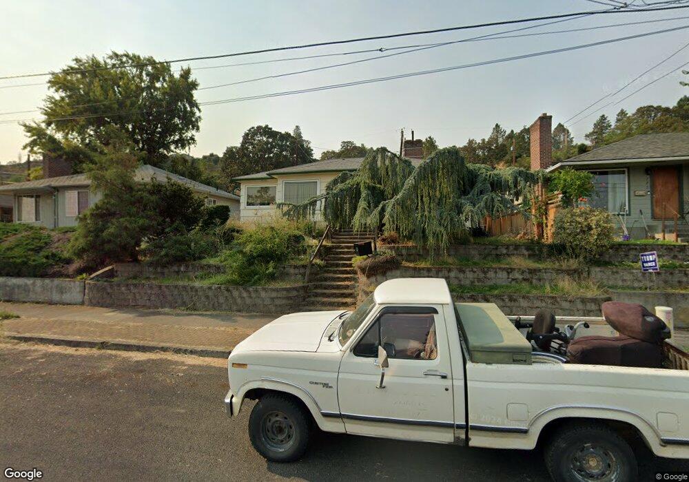 724 E 14th St, the Dalles, OR 97058 - photo 1