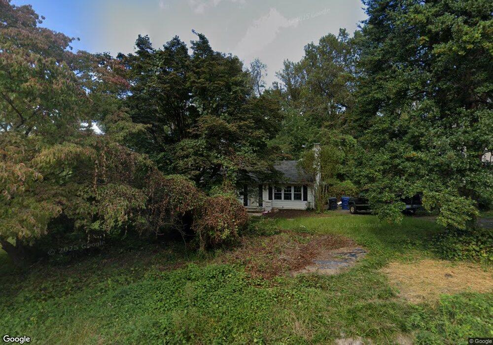 7320 Reddfield Ct, Falls Church, VA 22043 - photo 1