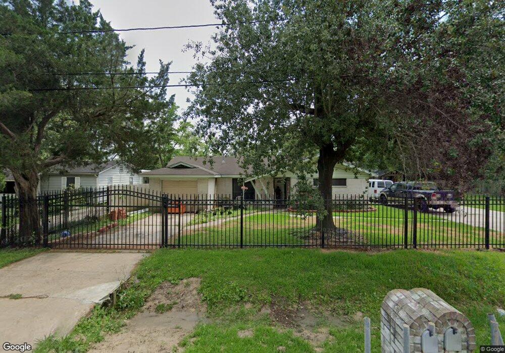 7202 Weyburn St, Houston, TX 77028 - photo 1